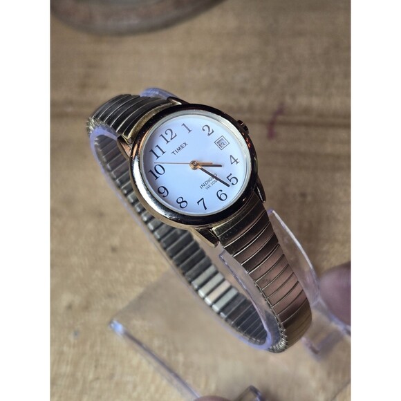 Timex Indiglo Ladies' Watch 25mm Gold Tone. Expansion Band. New Battery. - Picture 2 of 8